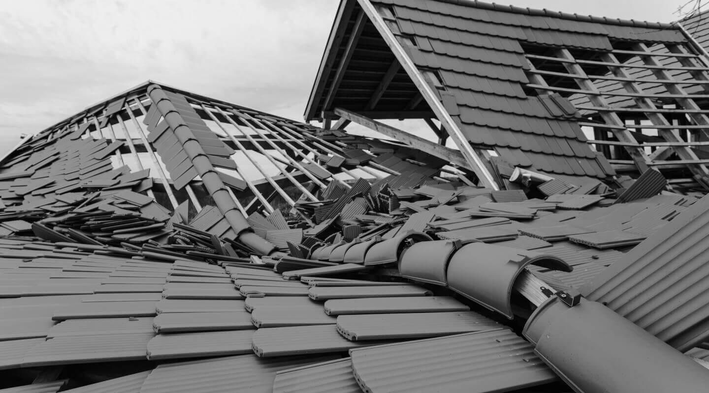 Zerwany dach - jak uzyskać odszkodowania po wichurze?